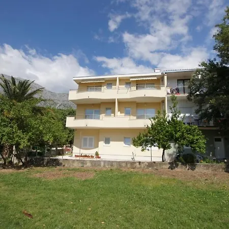 In With Air Conditioning, Wifi, Washing Machine 202-2