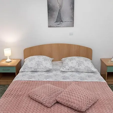 In With Air Conditioning, Wifi, Washing Machine 202-2 Apartment *
