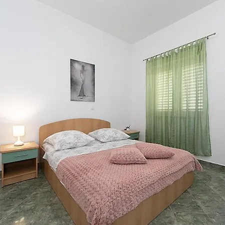 Apartment In With Air Conditioning, Wifi, Washing Machine 202-2 Tučepi